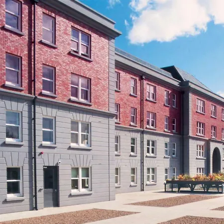 2 Bedroom By Canal Daire *